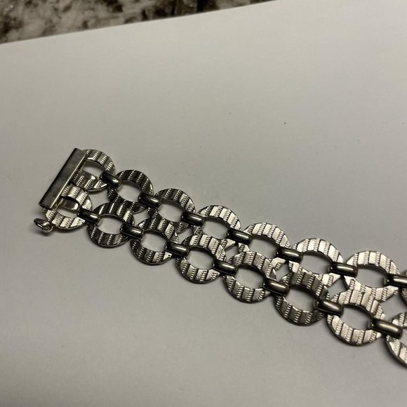 Vintage Signed Pamar Costume Silver Tone Metal Bracelet with Safety Chain Clasp - Picture 6 of 11